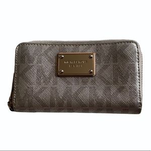 Michael Kors Phone Wallet